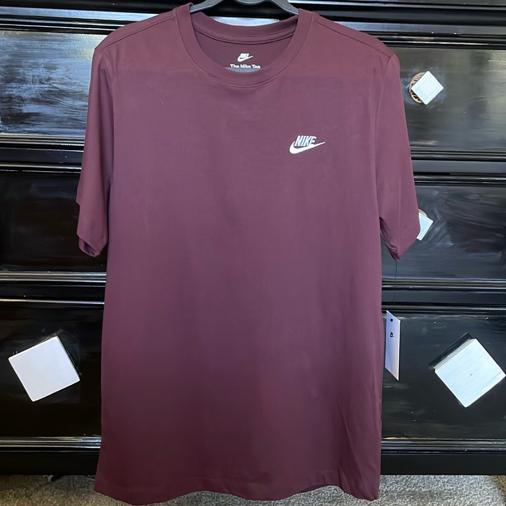 Nike Burgundy Color The Nike Tee